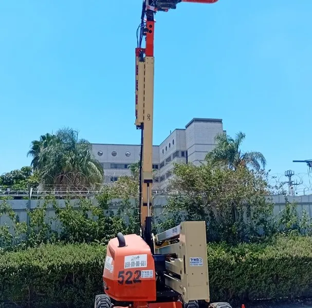 JLG 520AJ - במת זרוע מפרקית של אופק במות הרמה