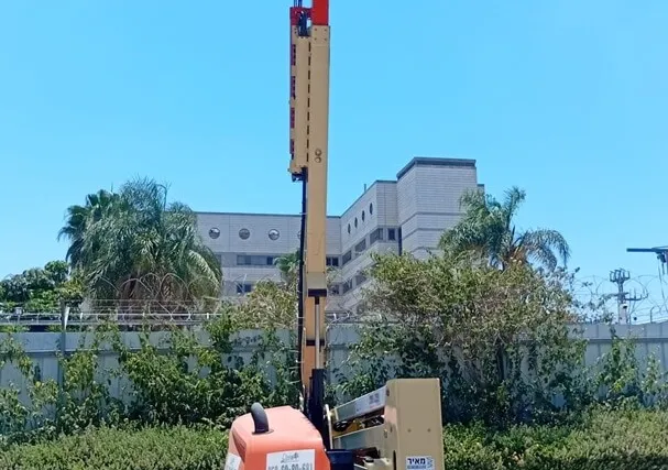 במת זרוע מפרקית JLG 520AJ
